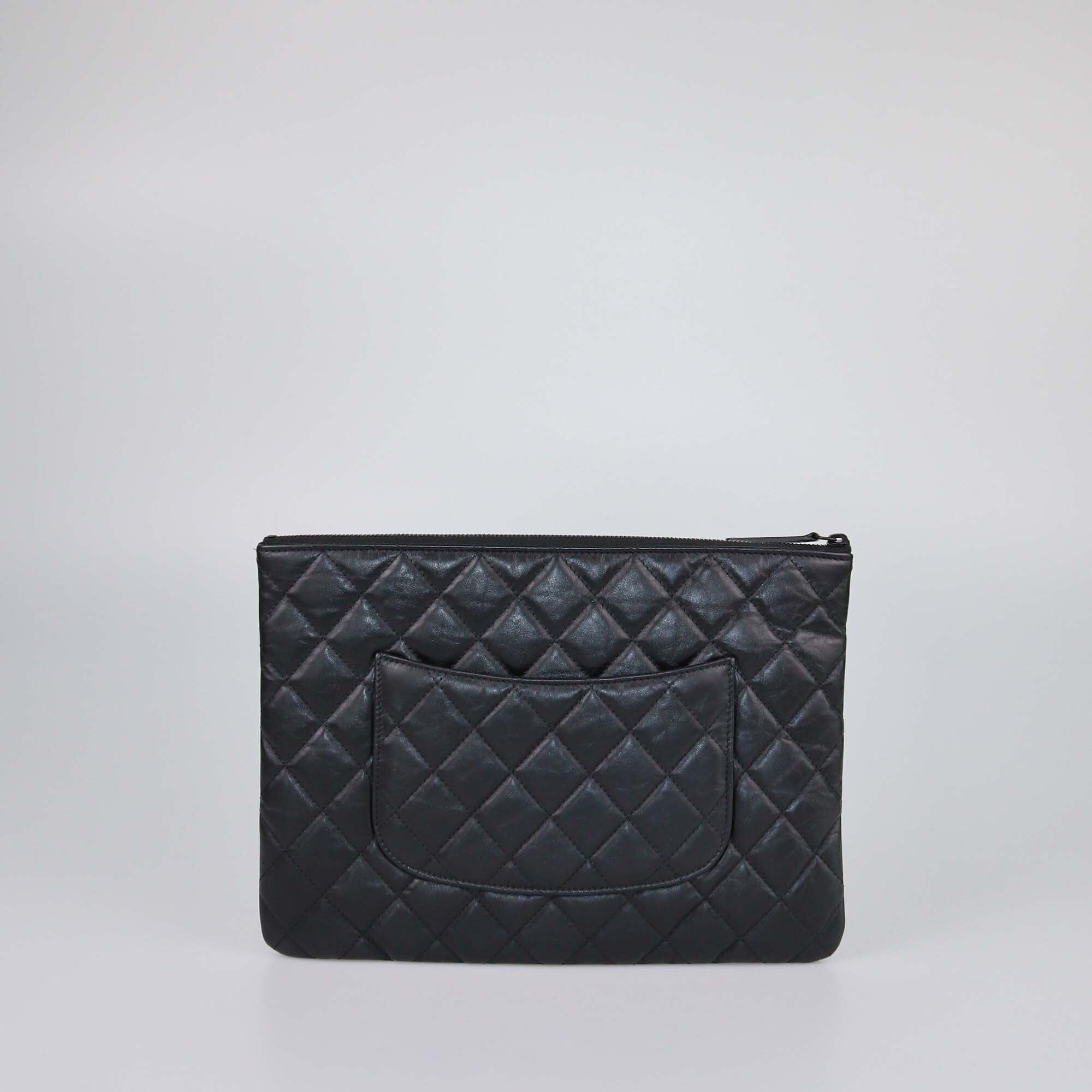 Chanel Black Quilted Medium Reissue O Case Clutch Womens Chanel 