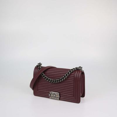 Chanel Burgundy Horizontal Quilt Leather Medium Boy Flap Bag