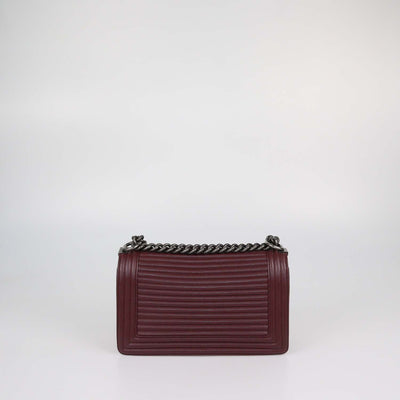 Chanel Burgundy Horizontal Quilt Leather Medium Boy Flap Bag
