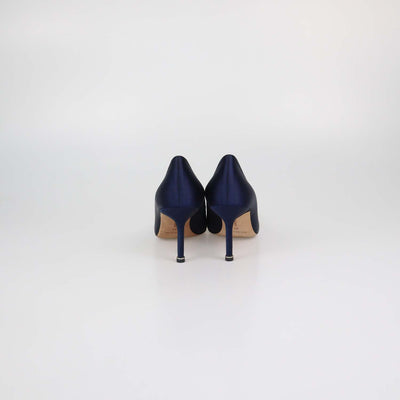 Manolo Blahnik Navy Blue Satin Hangisi Pumps
