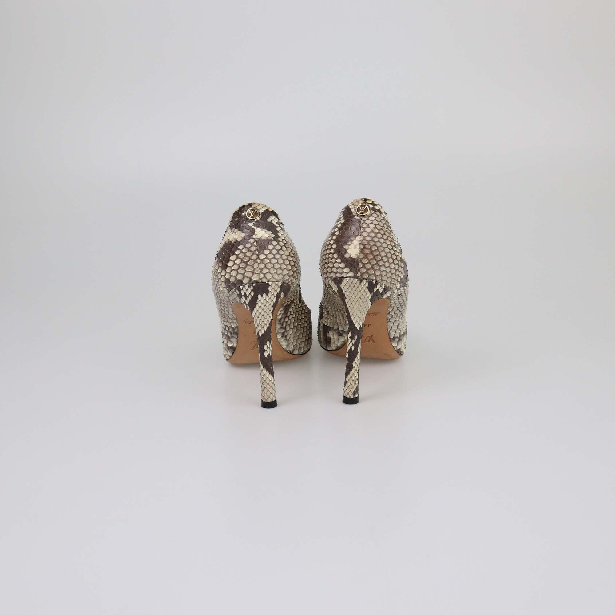 Louis Vuitton Beige Eyeline Pointed Pumps Womens Louis Vuitton 