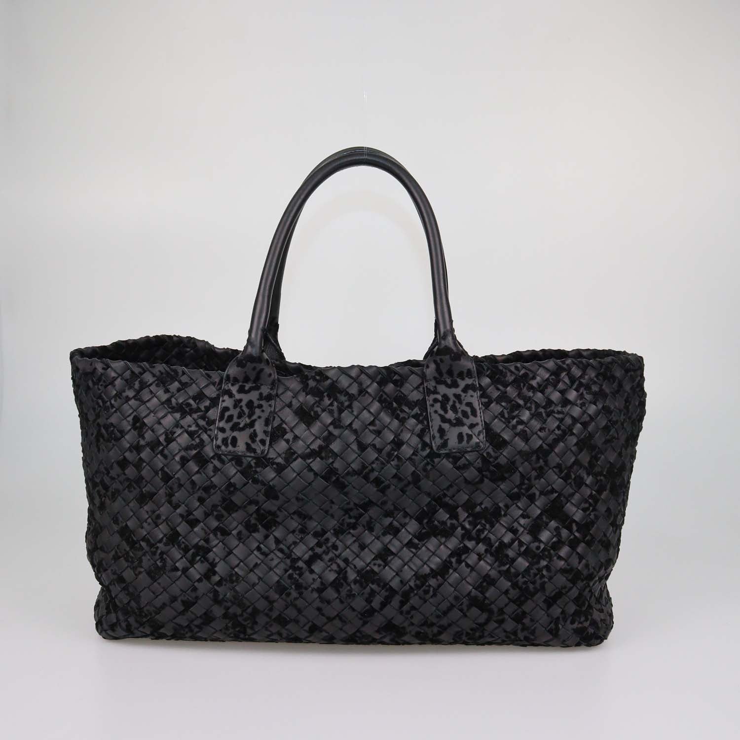 Bottega Veneta Black Intrecciato Leather Medium Limited Edition 312/500 Cabat Tote