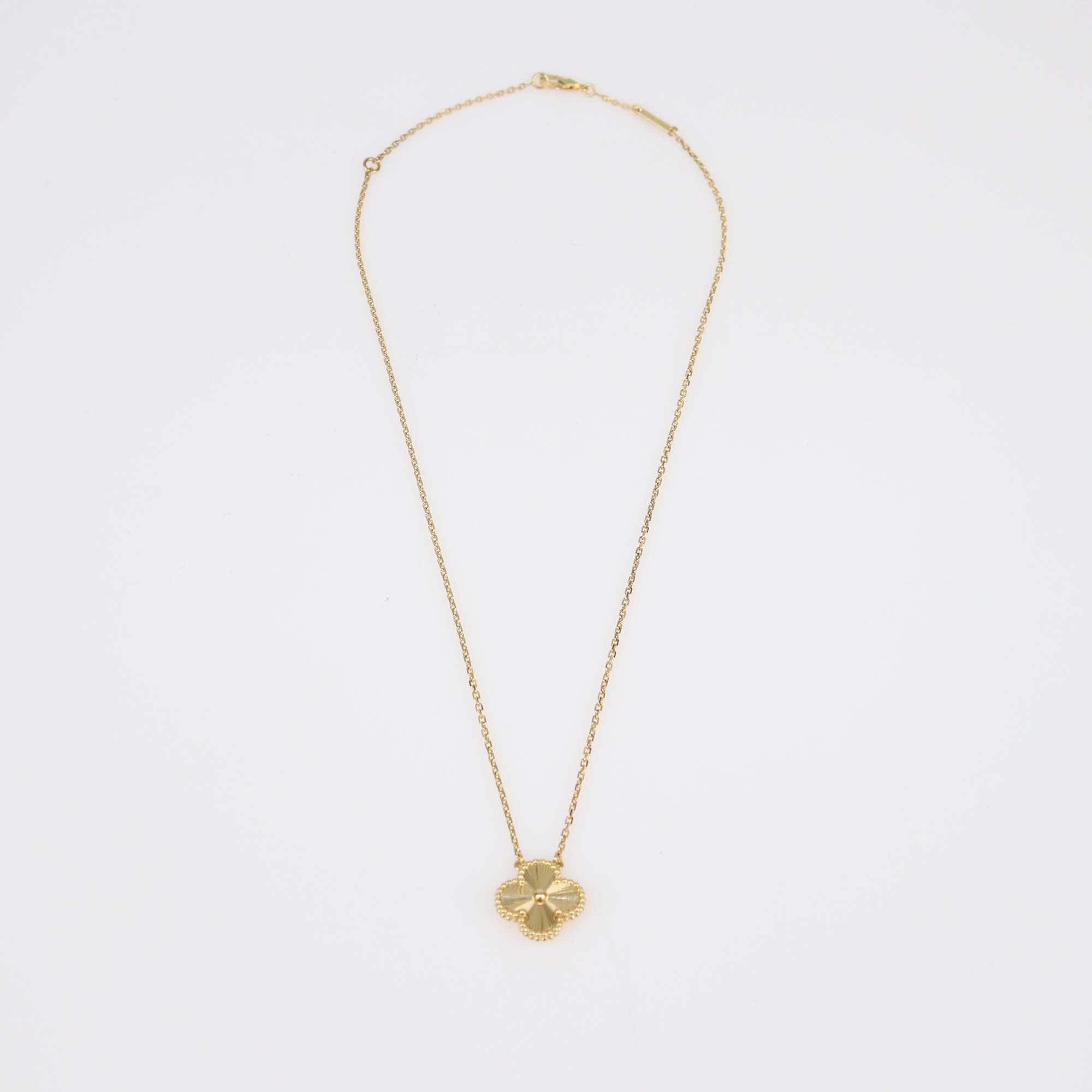 Van Cleef & Arpels Gulloiche 18k Yellow Gold Necklace Womens Van Cleef & Arpels 
