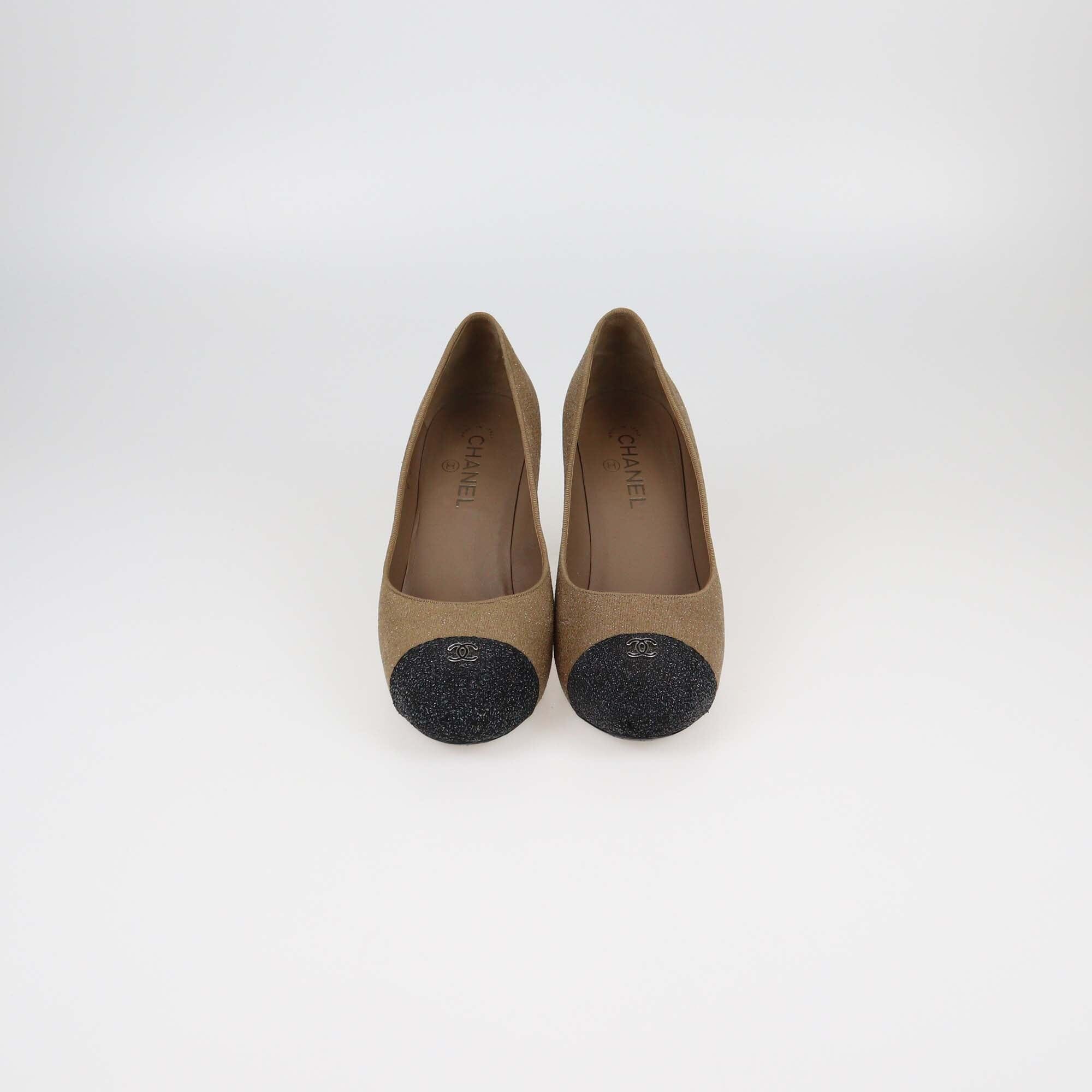 Chanel Beige/Black Textured Glitter Effect CC Cap Toe Pumps Womens Chanel 