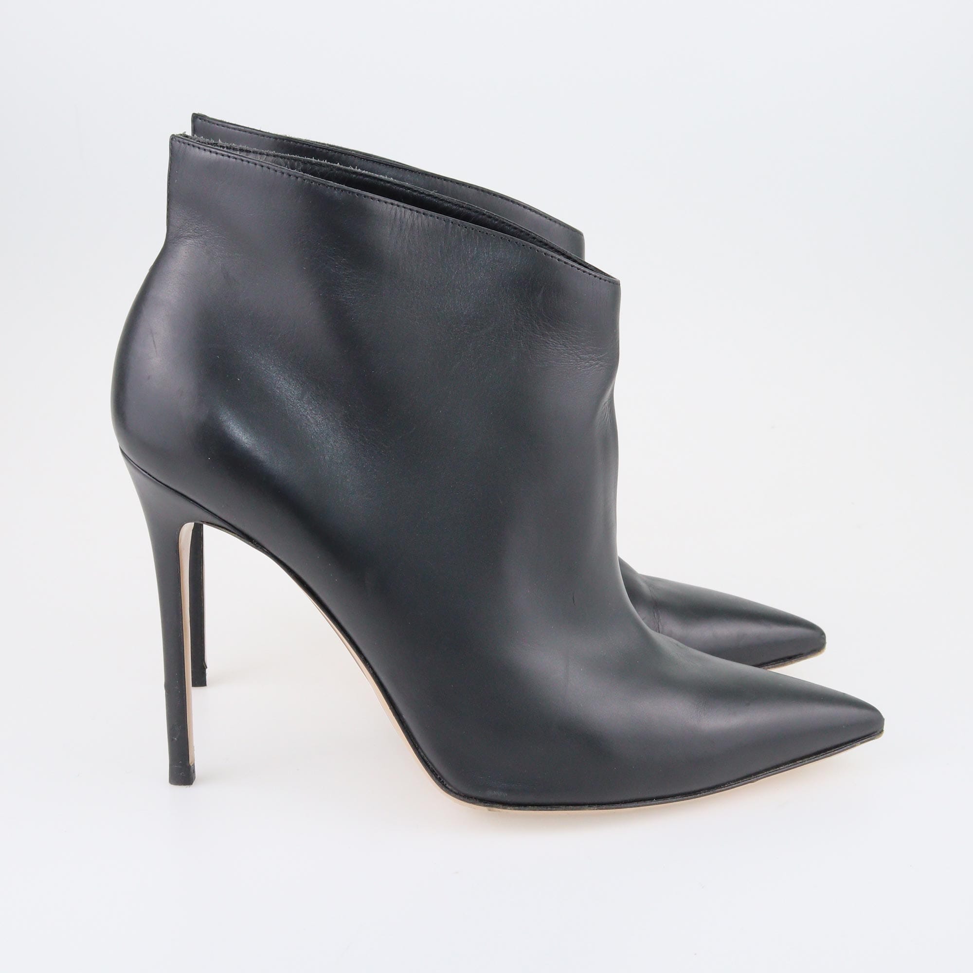 Gianvito Rossi Black Pointed Ankle Boots Shoes Gianvito Rossi 