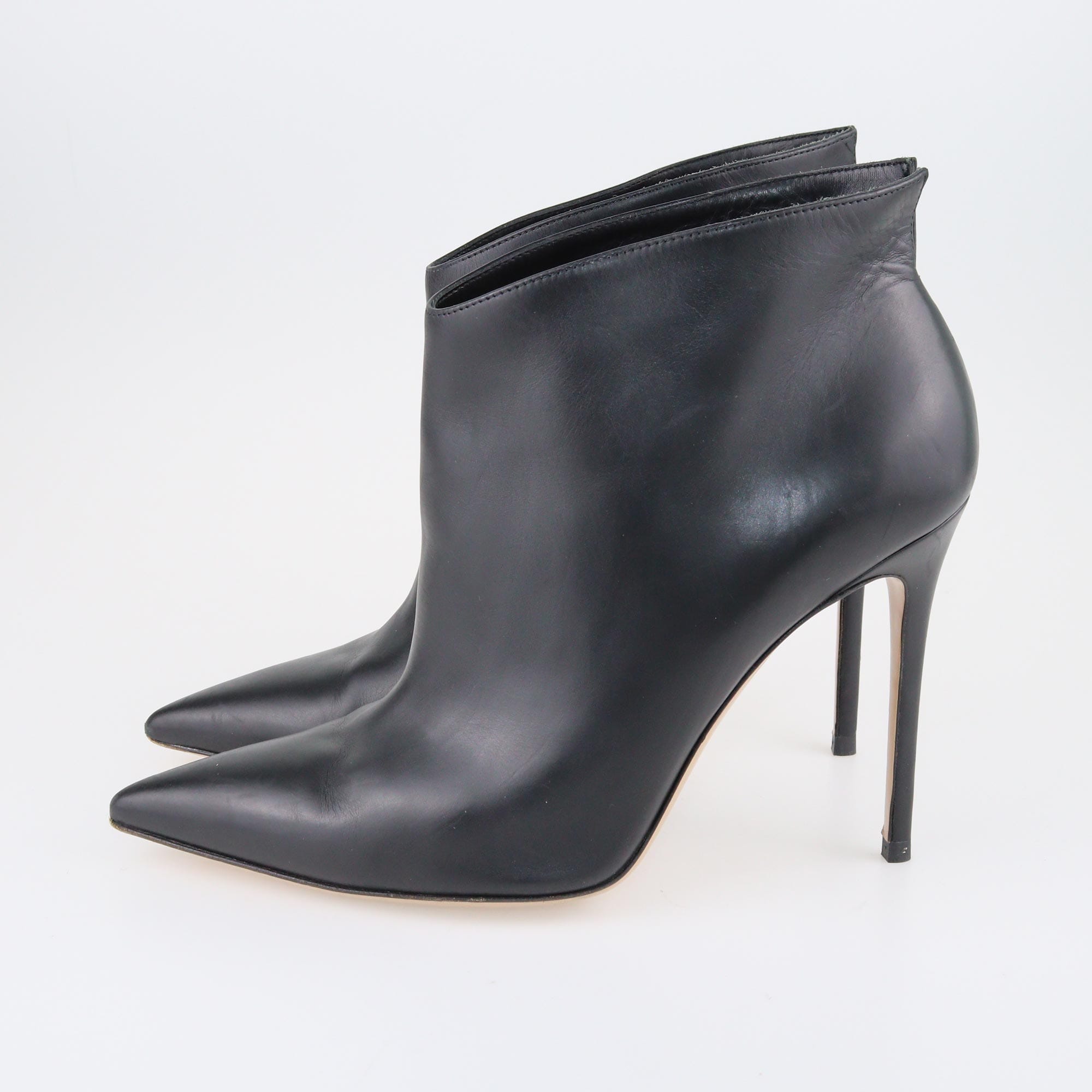 Gianvito rossi pointed ankle boots on sale