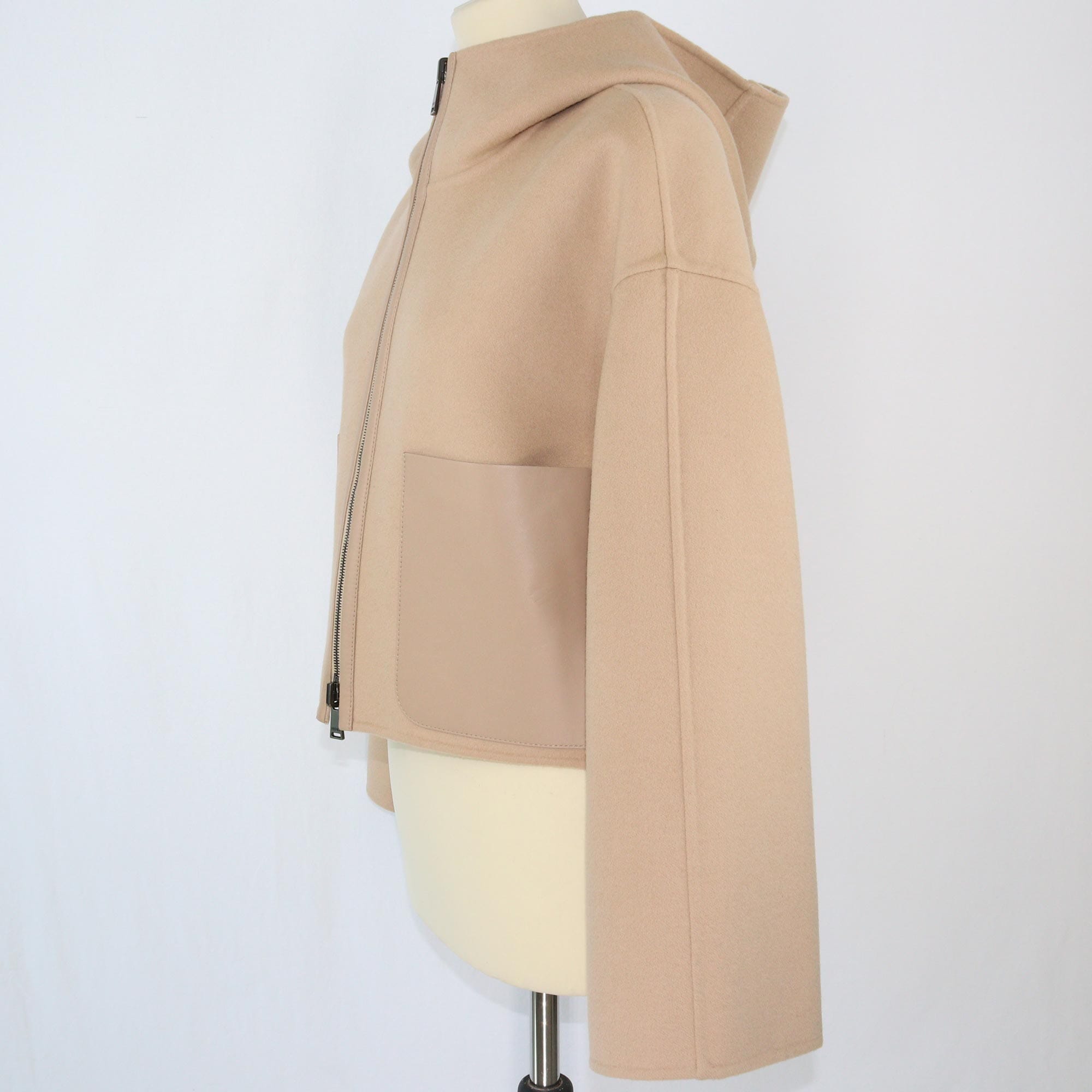 Fendi Beige Reversible FF Motif Hooded Jacket Clothing Fendi 