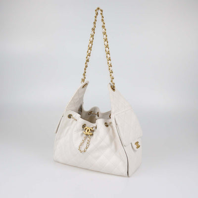Chanel White Quilted Caviar Leather Small 25 Drawstring Hobo Bag