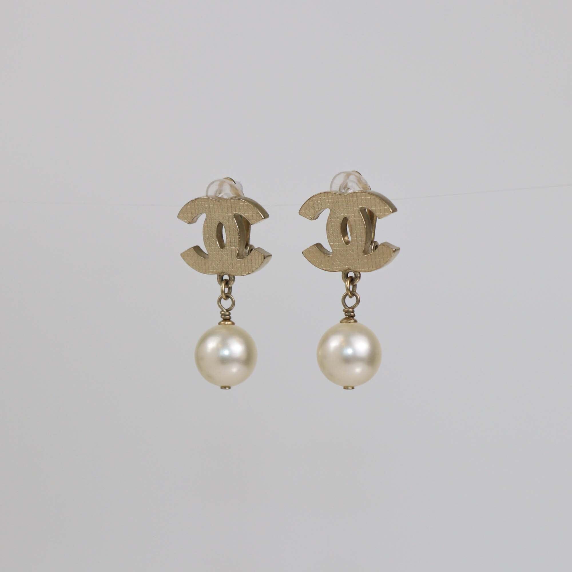 Chanel Gold Tone Faux Pearl CC Drop Clip-On Earrings Womens Chanel 