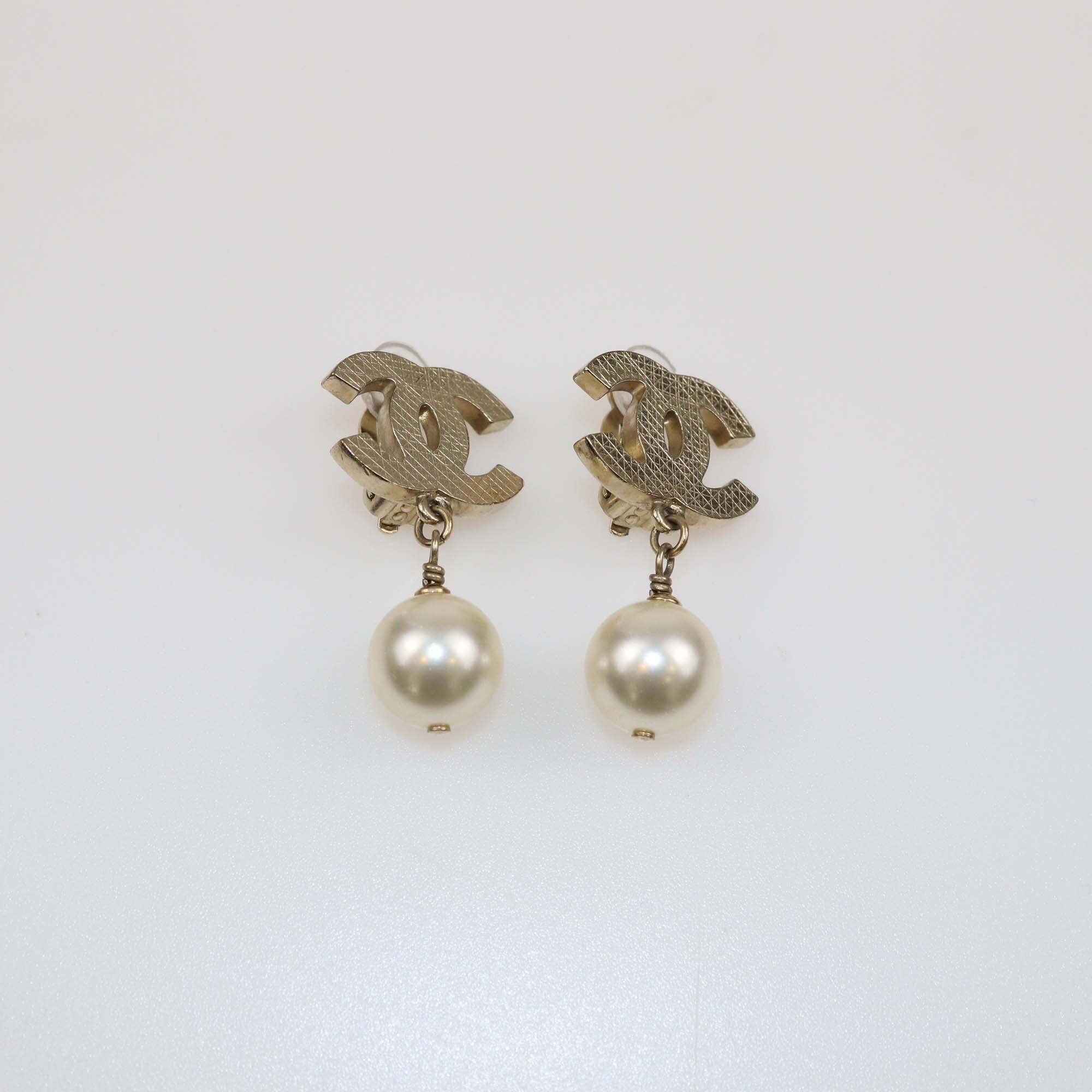 Chanel Gold Tone Faux Pearl CC Drop Clip-On Earrings Womens Chanel 