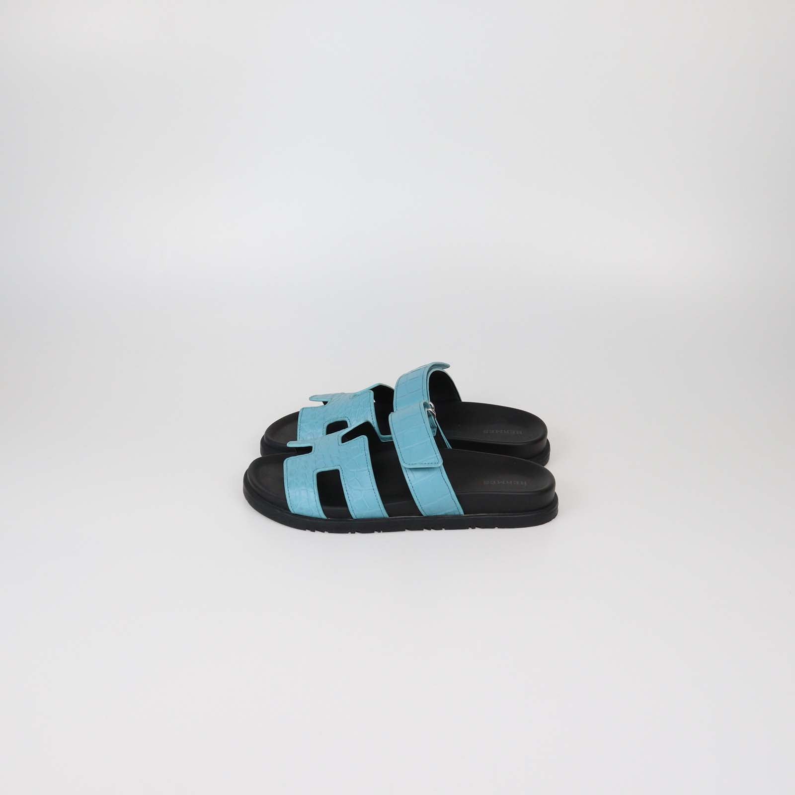 Hermes Bleu Cameo Matte Alligator Chypre Sandals